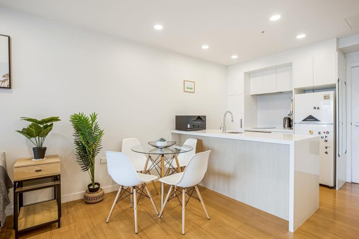 Cosy Two Bedroom Apartment With Balcony Pool And Gym Auckland Exterior foto